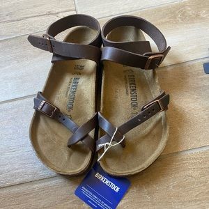 NWT Birkenstock Yara Oiled Leather sandal